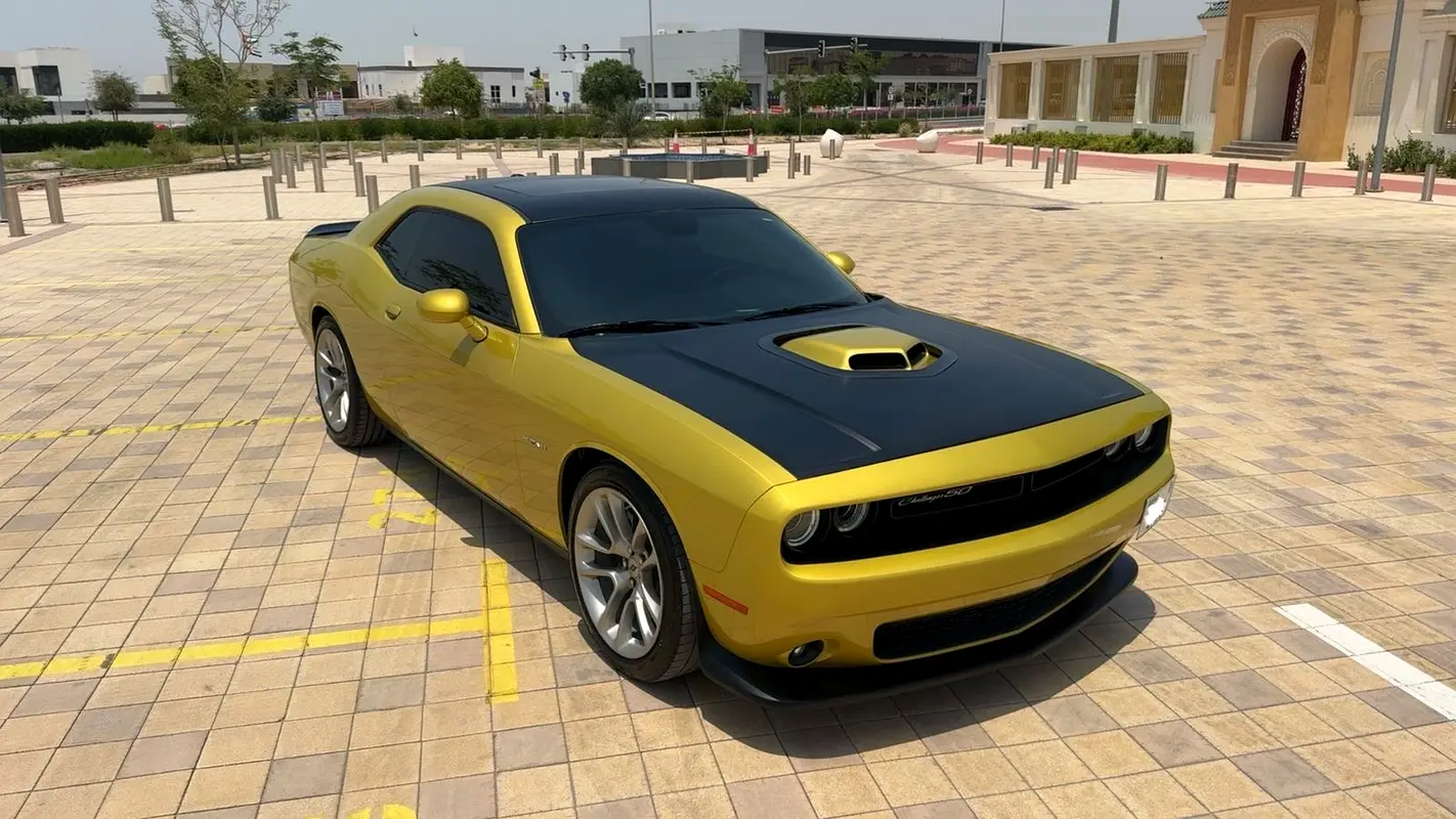 Dodge Challenger 2020 — photo 1 of 18