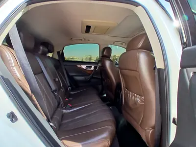 صورة 13 لـ 2015 Infiniti QX70