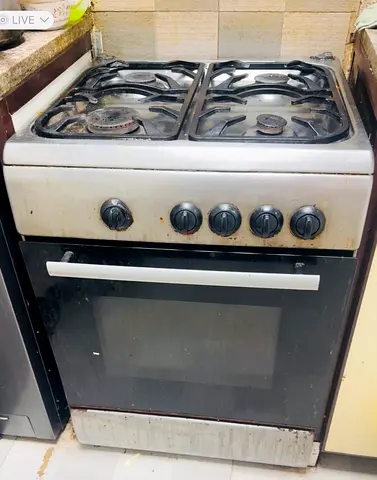 Used 4-Burner Free-Standing Gas Cooker with Oven