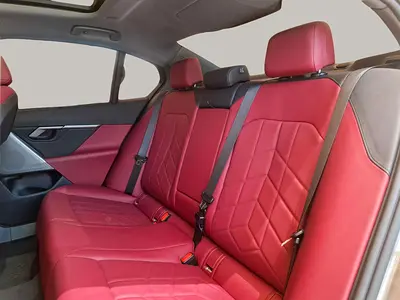 2026 BMW 5-SERIES 照片 12