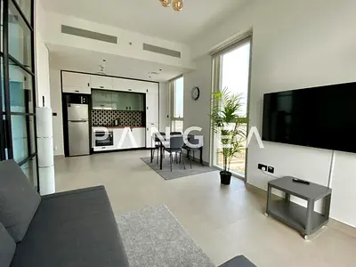 Vacant | Fully Furnished | Corner Unit
