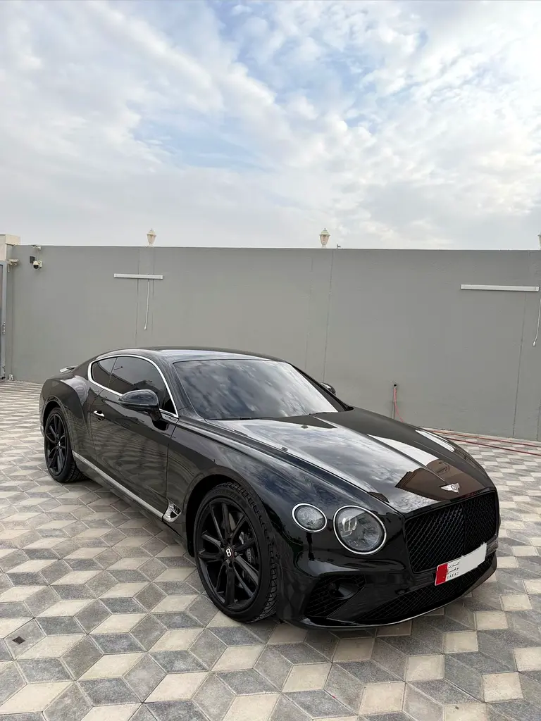 Bentley Continental 2020 — photo 1 of 8