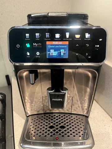 Philips 3200 LatteGo Fully Automatic Coffee Machine – Bean to Cup Espresso Maker