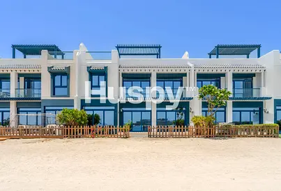 Private Beach | Upgraded | 4 Cheques