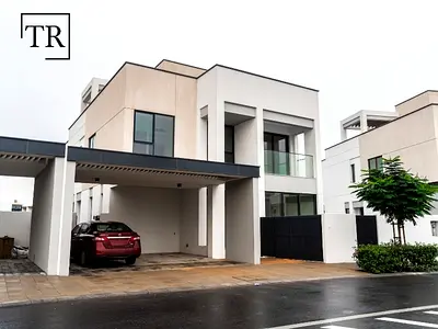 Huge Plot |Single Row| Premium Finishes | Greenery