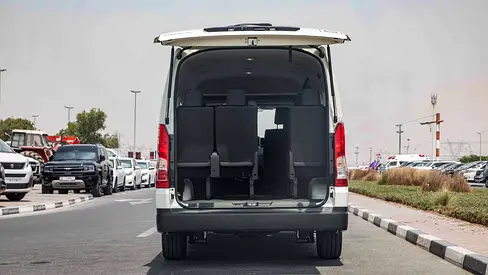 2026 Toyota HIACE — фото 4