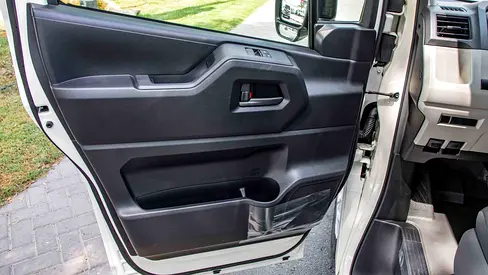 2026 Toyota HIACE — фото 9
