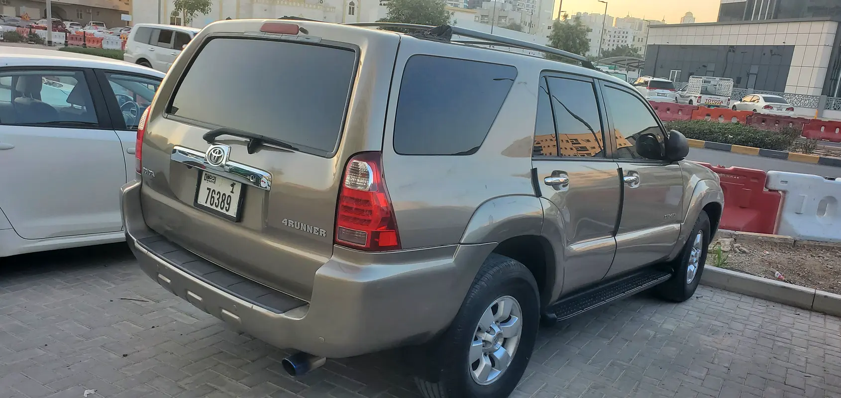 Toyota 4Runner 2008 — photo 1 of 3