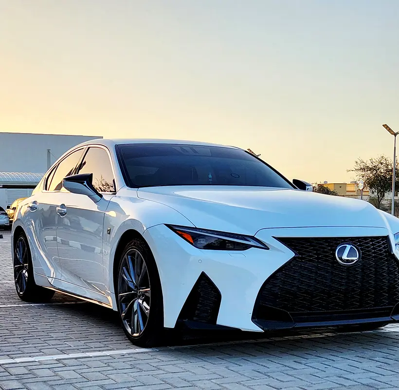Lexus IS-Series 2022 — photo 1 of 10