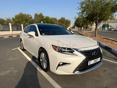 Low mileage LEXUS ES350