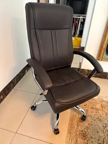 Brown Leather Executive Office Chair with Wheels
