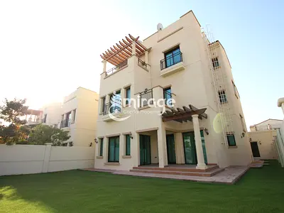 Single Row | 5BR TH | Landscaped | Prime Area