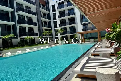 Pool View | Flexy Cheques | Available