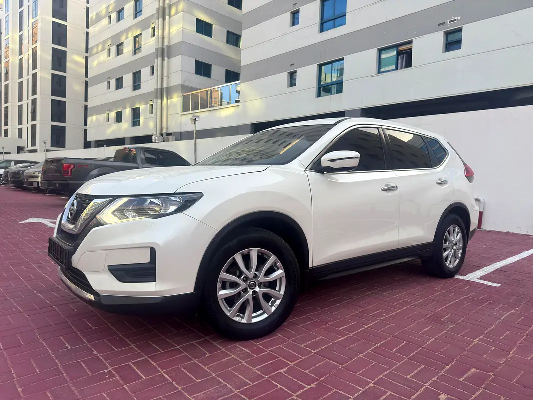 Nissan X-Trail 2019 — photo 1 of 12