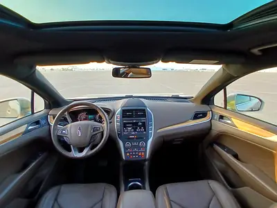 صورة 10 لـ 2015 Lincoln MKC