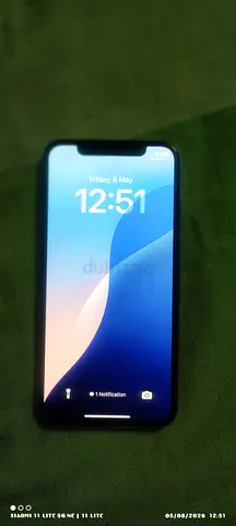 iPhone xs in good working condition with case