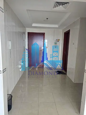 A huge 2 BHK apartment for Rent in Horizon Tower