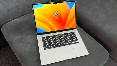Apple MacBook Air M2 2022 (Silver)