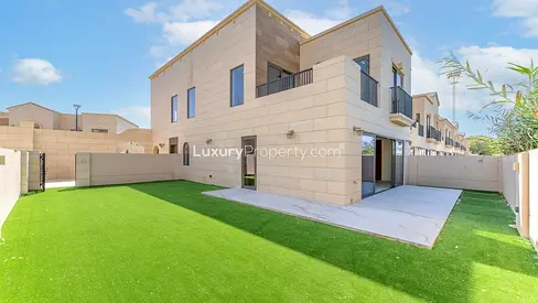 Corner Townhouse | Landscaped | Exclusive