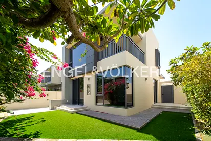 Vacant Now | Unfurnished | Corner Unit