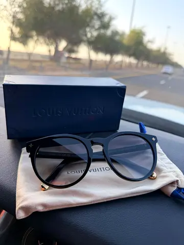 Pre-owned Louis Vuitton Womens Sunglasses with Case — New Condition