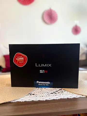 Panasonic Lumix S1R (boxed) - Full-frame Mirrorless Camera with kit lens 24-105mm F4