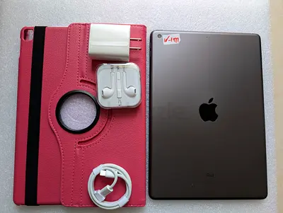 Apple iPad 8th (Space Gray) with Case, Charger, EarPods and Cable - Good Condition