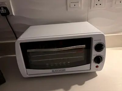 Black+Decker Compact Toaster Oven - excellent Working Condition