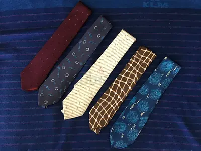 5 Original Vintage ANDRE GHEKIERE (FRANCE) Classic Silk Ties