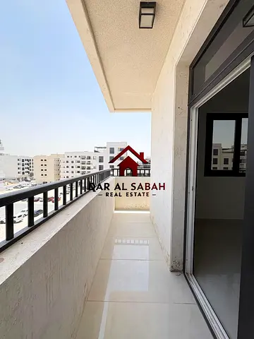 Beautiful apartment 1 BHK with big balcony and 2 washroom 6 cheques payment ready to move
