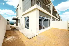 Corner Unit | Closed Kitchen | Roof Terrace