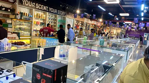 Fully furnished 2,500 SQFT  Shop + General Trading LLC in Al Muteena. Start Your Business Today!