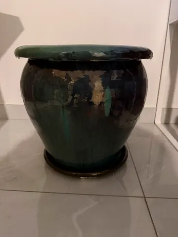 Big hand made ceramic plant pot with tray