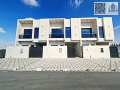 Deluxe Townhouse (Including Registration Fees) / Two Floors &amp; Roof / Freehold for All Nationalit
