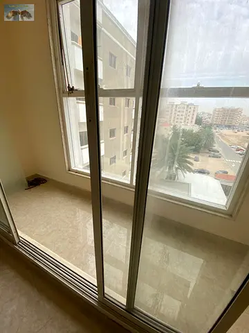 One bedroom and living room, excellent space, open view directly onto the main road, clean building.