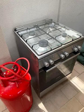 Bosch gas cooker with gas cylinder for sale