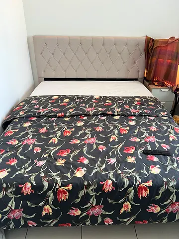 Queen bed frame with upholstered headboard and Chester-drawer with mirror 1 side table