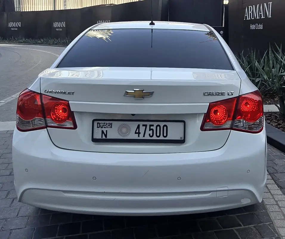 Chevrolet Cruze 2015 — photo 1 of 3