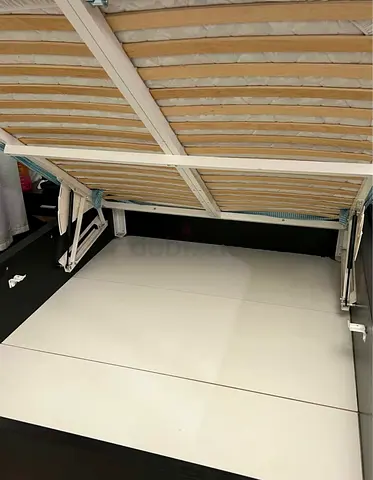 Ikea Hydraulic Queen size 160×200 bed with mattress available in perfect condition
