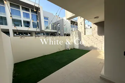 Garden with Lights | 3 Bed | Renovated