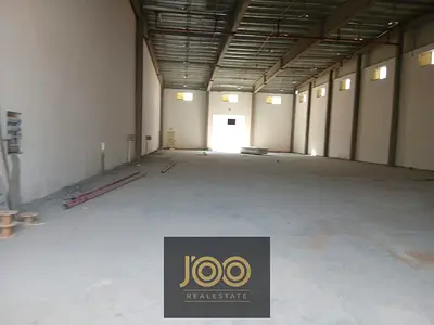 3750 قدم أم القيوين شارع رئيسي كهرباء 35 كيلوات 160 ألف جاهزة نشاطات غير غذائية