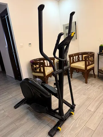 DOMYOS 520 SELF POWERED elliptical cross trainer URGENT SALE