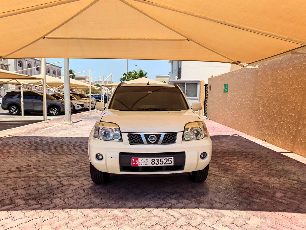 Nissan X-Trail 2009 — photo 1 of 17