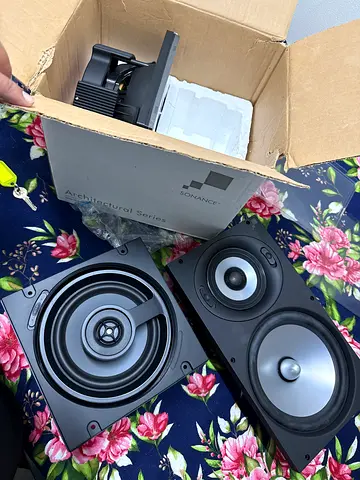 Premium brand Pair of bookshelf/home audio speakers - brand new condition. Never use with box.