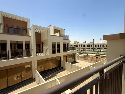 Near Central Hub | 4BR Townhouse | Premium Spot