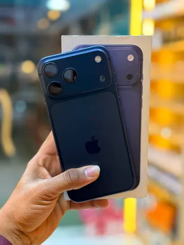 iPhone 17 pro max 256 Tdra eSIM just 17 days used