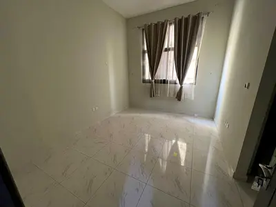 فرصة رائعة للإيجار السنوي في الجرف 3 عجمان، استديو تاني ساكن بموقع مميز جداً بجوار السوق الصيني وفي منطقة قريبة من جميع الخدمات والمرافق الحيوية. الاس