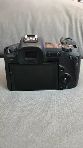 Canon EOS R Mirrorless Camera Body (Used) - Good Working Condition