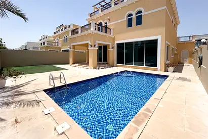 Well-maintained | Private pool | 4 bed Legacy Nova