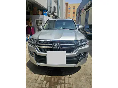 Toyota Land Cruiser GXR V6 4.0L ( Upgraded to 2021 + Original Parts Available )